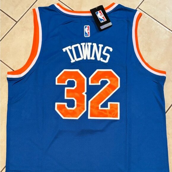 New York Knicks Karl Anthony Towns Jr. ( KAT - BIG BODEGA ) Jersey # 32 , Unisex - Picture 2 of 12